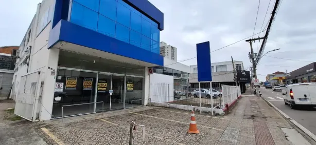 Ponto Comercial à venda, 374m² no Estreito, Florianópolis