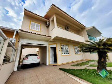 Sobrado com 4 Quartos à venda, 238m² no Balneário, Florianópolis