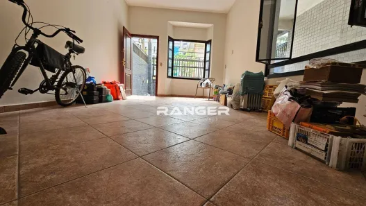 Casa com 4 Quartos para alugar, 266m² no Gonzaga, Santos