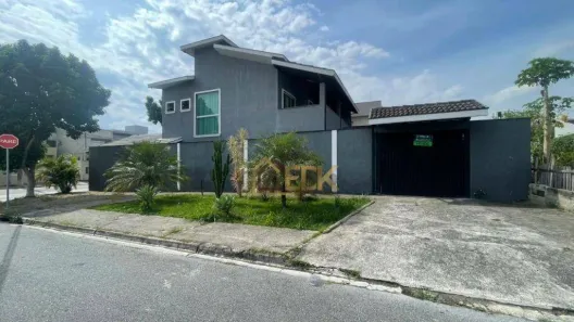 Sobrado com 3 Quartos à venda, 165m² no Loteamento Villa Branca, Jacareí