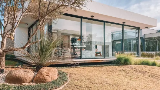 Casa de Condomínio com 4 Quartos à venda, 204m² no XANGRI-LÁ, Xangri-lá