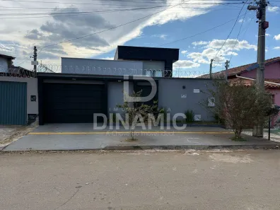 Casa com 3 Quartos para alugar, 220m² no Residencial Forteville, Goiânia