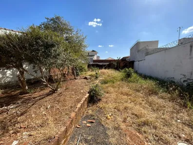 Lote/Terreno à venda, 360m² no Santa Mônica, Uberlândia