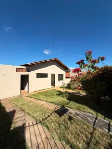 Casa com 3 Quartos à venda, 10m² no Centro, Araxá