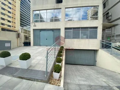 Ponto Comercial à venda, 500m² no Centro, Florianópolis