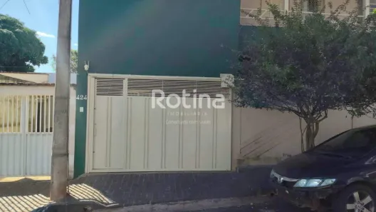 Casa com 2 Quartos para alugar, 120m² no Osvaldo Rezende, Uberlândia