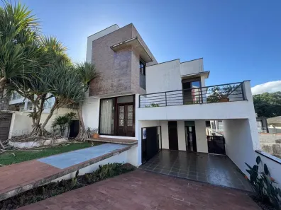Casa de Condomínio com 3 Quartos para alugar, 280m² no Vila Oliveira, Mogi das Cruzes