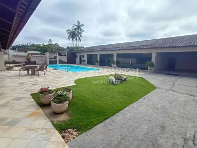 Casa com 2 Quartos para alugar, 204m² no Barra do Rio Cerro, Jaraguá do Sul