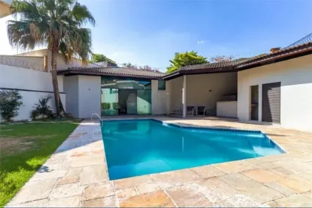 Casa com 4 Quartos para alugar, 450m² no Alto de Pinheiros, São Paulo