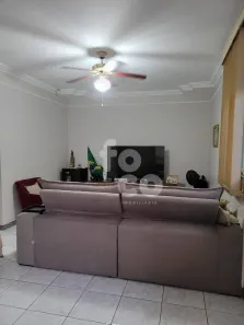 Casa com 3 Quartos à venda, 190m² no Santa Mônica, Uberlândia