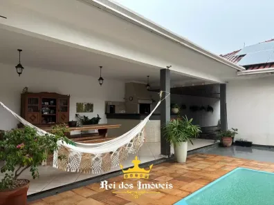 Casa com 4 Quartos à venda, 250m² no Cidade Salmen, Rondonópolis