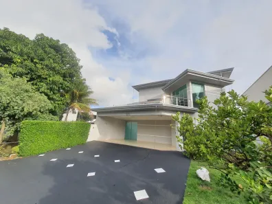 Casa de Condomínio com 4 Quartos para alugar, 230m² no Jardins Madri, Goiânia