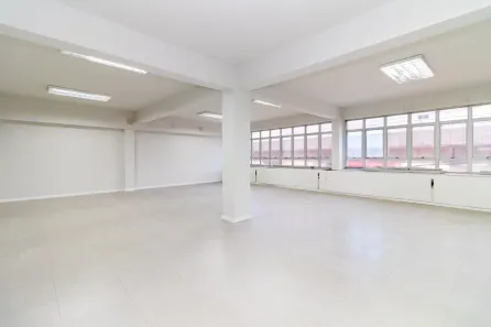 Prédio Comercial para alugar, 1051m² no Canindé, São Paulo