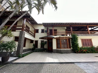 Casa de Condomínio com 4 Quartos à venda, 460m² no Centro, Campos dos Goytacazes