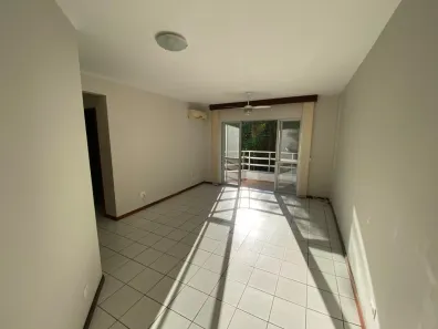 Apartamento com 3 Quartos para alugar, 92m² no Pantanal, Florianópolis