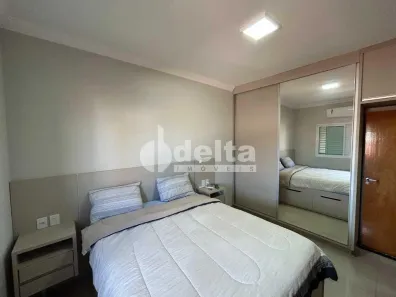 Casa com 9 Quartos à venda, 400m² no Jardim Europa, Uberlândia