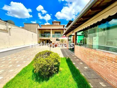 Casa com 3 Quartos à venda, 214m² no Caiçaras, Belo Horizonte