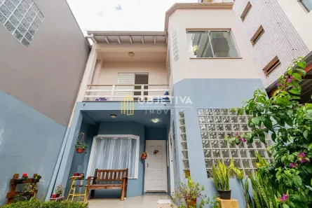 Casa com 3 Quartos à venda, 255m² no Petrópolis, Porto Alegre