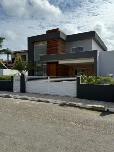 Casa de Condomínio com 4 Quartos para alugar, 250m² no Barra do Jacuípe, Camaçari