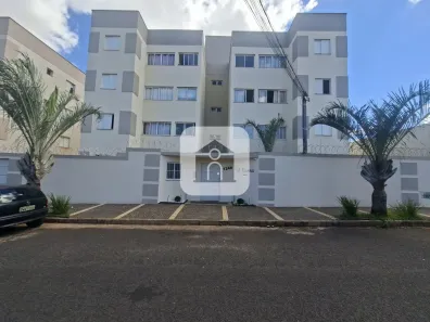 Apartamento com 2 Quartos para alugar, 50m² no Segismundo Pereira, Uberlândia