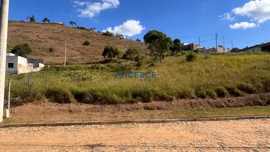 Lote/Terreno à venda, 598m² no Terras do Comendador, Chácara