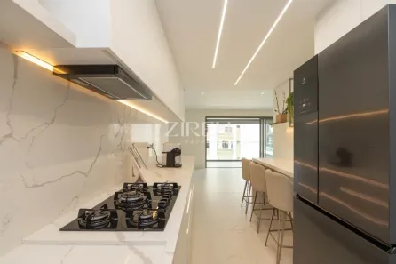 Apartamento com 3 Quartos à venda, 131m² no Cabral, Curitiba