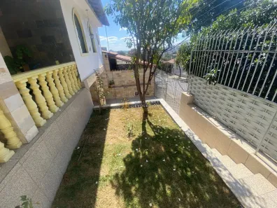 Casa com 3 Quartos à venda, 360m² no Planalto, Belo Horizonte