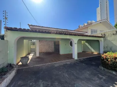 Casa com 3 Quartos à venda, 240m² no Centro-Norte, Cuiabá