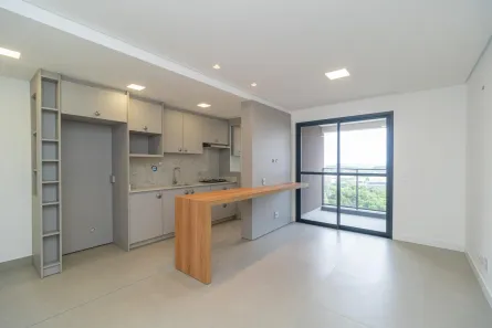 Apartamento com 2 Quartos para alugar, 68m² no Campina do Siqueira, Curitiba
