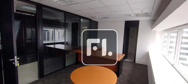 Sala Comercial para venda ou aluguel, 146m² no Cidade Monções, São Paulo
