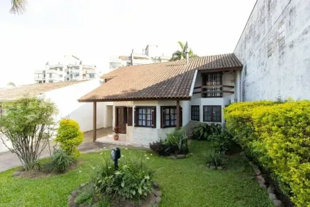 Casa com 3 Quartos à venda, 180m² no Camaquã, Porto Alegre