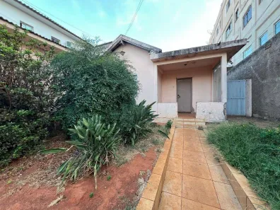 Casa com 3 Quartos à venda, 160m² no Centro, Anápolis