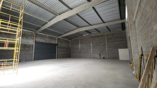 Ponto Comercial para alugar, 460m² no Recreio Ipitanga, Lauro de Freitas