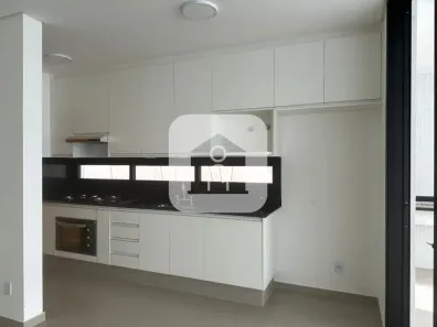 Sobrado com 2 Quartos para alugar, 157m² no Jardim Karaíba, Uberlândia