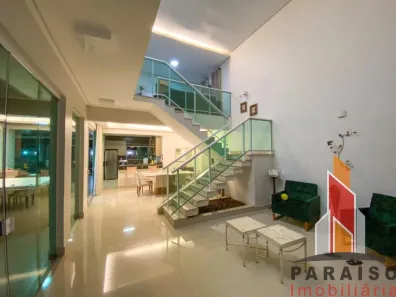 Sobrado com 4 Quartos à venda, 397m² no Nossa Senhora Aparecida, Uberlândia