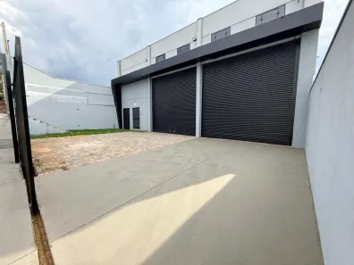 Galpão/Depósito/Armazém para alugar, 588m² no Zona 06, Maringá
