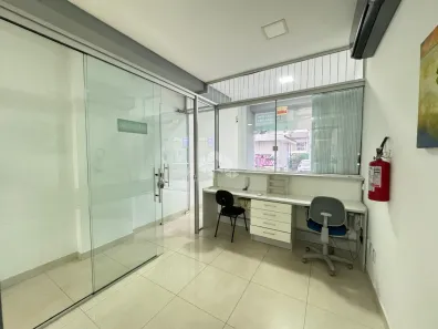 Sala Comercial à venda, 113m² no Meia Praia, Itapema