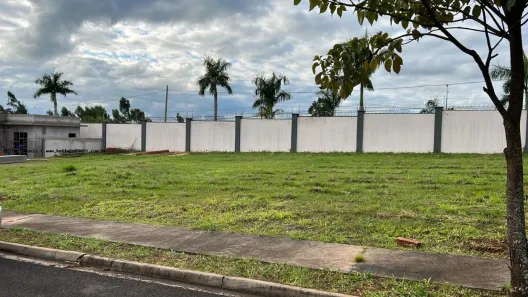 Lote/Terreno à venda, 300m² no Parque Residencial Mart Ville, Presidente Prudente