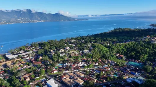 Casa de Condomínio com 3 Quartos à venda, 105m² no Itaquanduba, Ilhabela