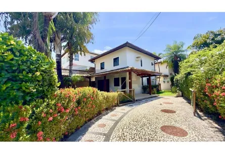 Casa de Condomínio com 3 Quartos para alugar, 150m² no Buraquinho, Lauro de Freitas
