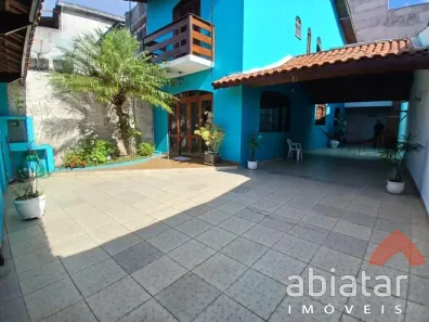 Sobrado com 3 Quartos para alugar, 200m² no Jardim Clementino, Taboão da Serra