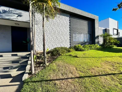 Casa de Condomínio com 4 Quartos para alugar, 243m² no Santa Amélia, Belo Horizonte