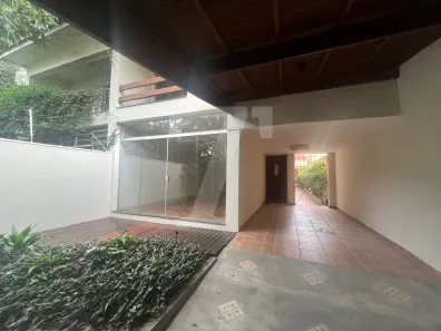 Casa com 3 Quartos para alugar, 220m² no Jardim Paulistano, São Paulo