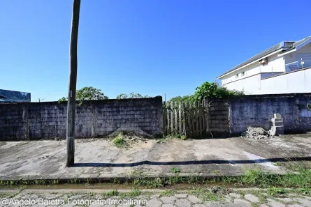 Lote/Terreno à venda, 1375m² no Condominio Residencial Bounganvillee, Peruíbe