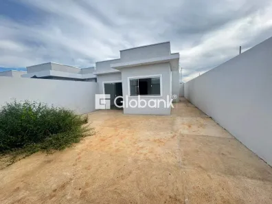 Casa com 3 Quartos à venda, 68m² no Delfino Magalhães, Montes Claros