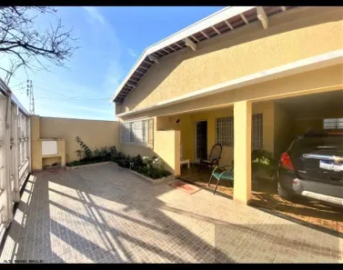 Imóvel Comercial com 3 Quartos à venda, 191m² no Centro, Marília