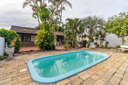 Casa com 2 Quartos à venda, 160m² no Vila Nova, Porto Alegre