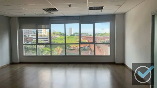 Sala Comercial para alugar, 112m² no Sítio Tamboré Alphaville, Barueri