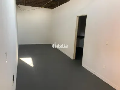 Ponto Comercial à venda, 298m² no Jardim Inconfidência, Uberlândia