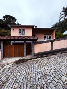 Casa com 3 Quartos à venda, 199m² no Nogueira, Petrópolis